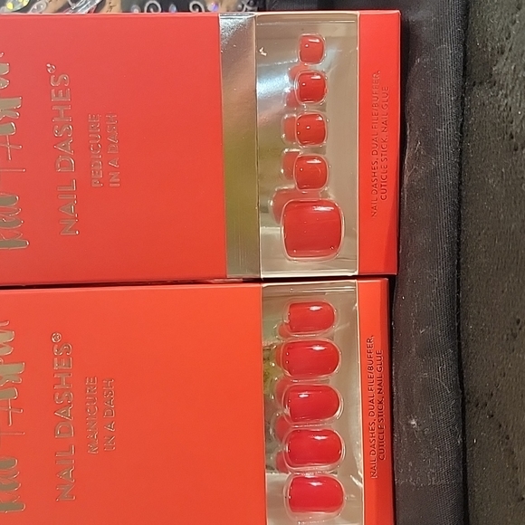 Red Aspen MANI & PEDI Nail Dashes 💅 - Picture 3 of 3